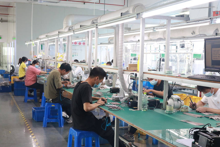 Shenzhen Xinhe Lighting Optoelectronics Co., Ltd. manufacturer production line