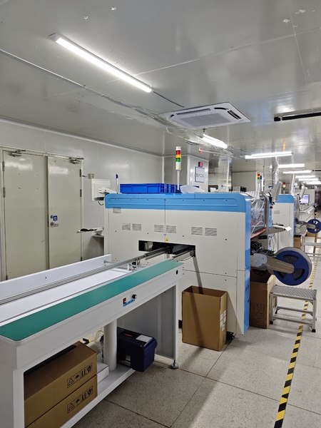 Shenzhen Xinhe Lighting Optoelectronics Co., Ltd. manufacturer production line