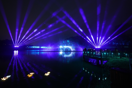 IP67 LED Mesh Screen DC12V RGB LED Pixel Display For Building Decoration