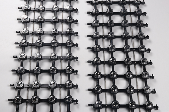 P62.5 SMD3535 Ip67 LED Mesh Screen Outdoor Flexible Customized LED Curtain Screen for Self-Service Business