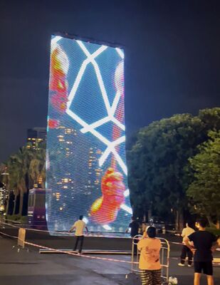P40 Transparent Flying LED Display with Drone Film Screen Rechargeable Flying Digital Projection High-Impact Event Show