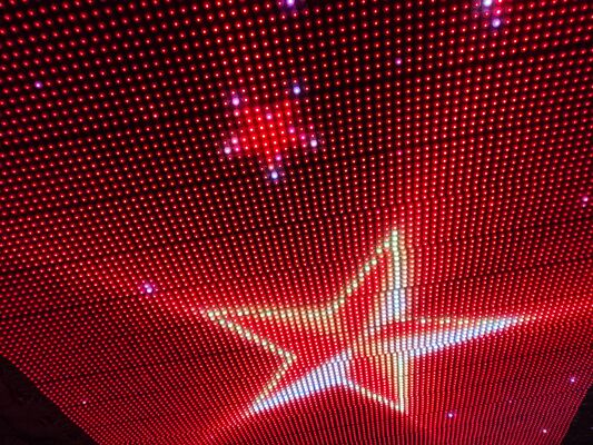 Outdoor IP67 LED Mesh Screen 31mm High Transparency For Tourism Landscape Night Scene Economic Driving
