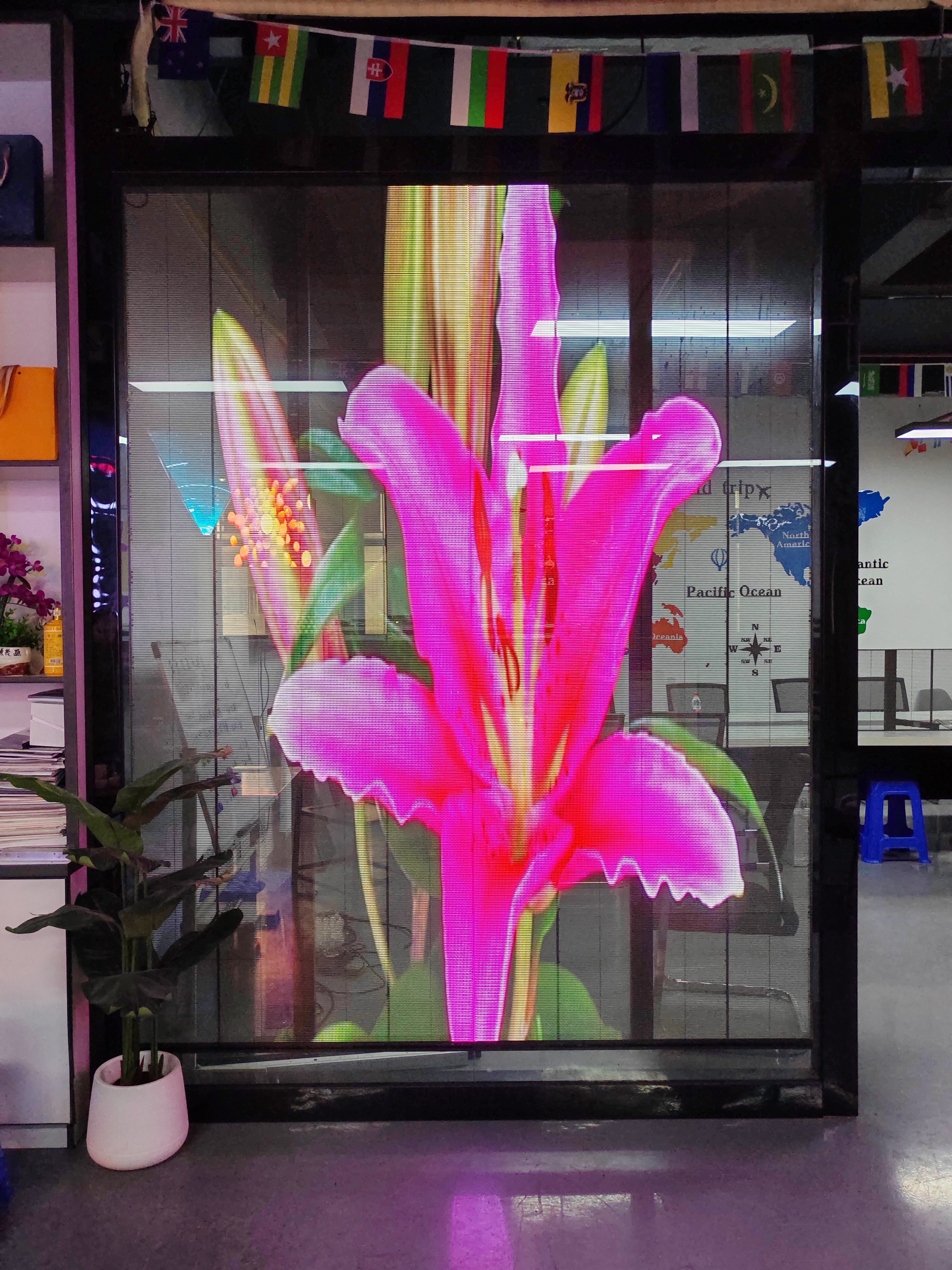 Window Led Display Screen P2.6 Transparent LED Grille Screen for Exhibition Halls & Buildings