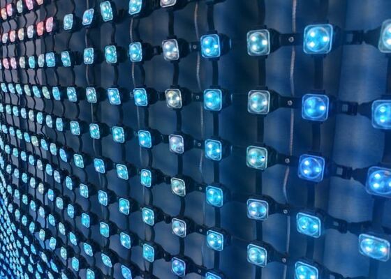 P100 Pixel Pitch IP67 Waterproof 12V LED Mesh Screen for Outdoor Advertising and Video Wall